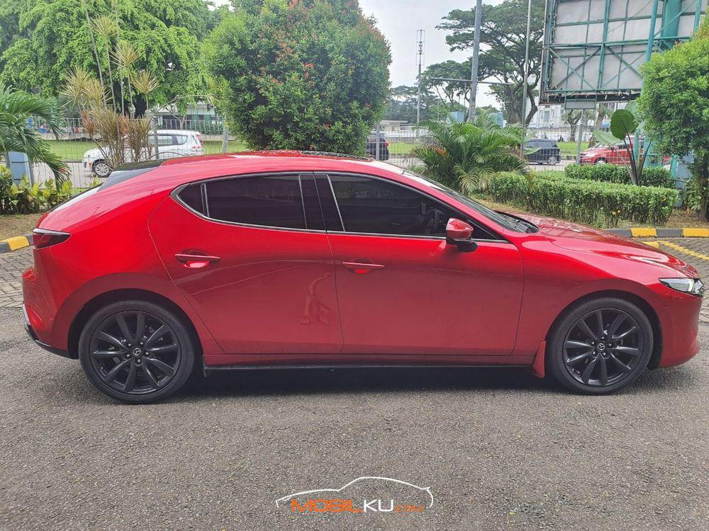 Mobil Mazda 3 2020