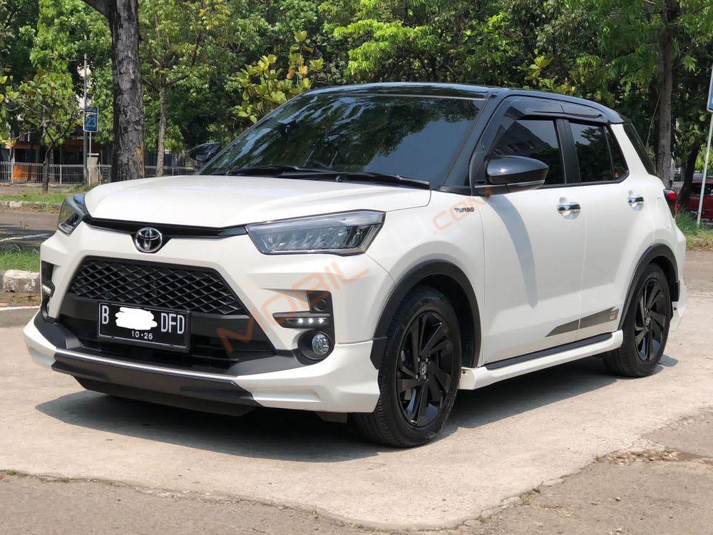 Mobil Toyota Raize 2021