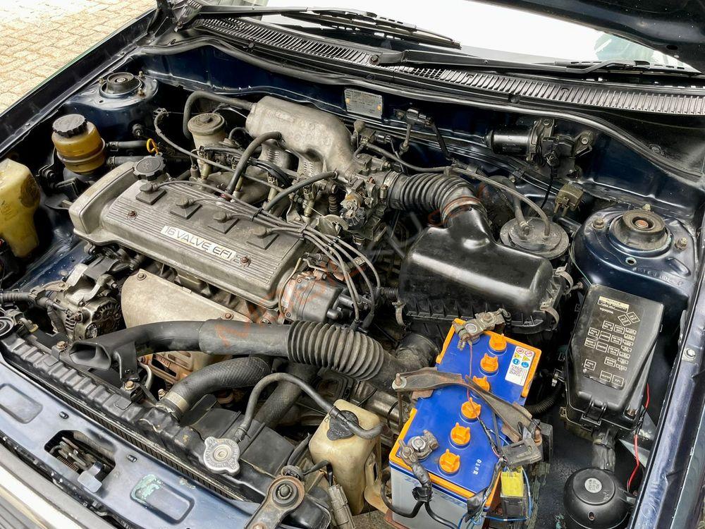 Mobil Toyota Soluna 2003