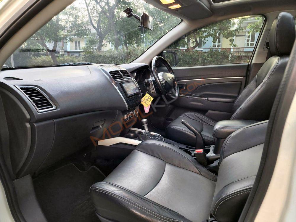 Mobil Mitsubishi Outlander Sport 2013