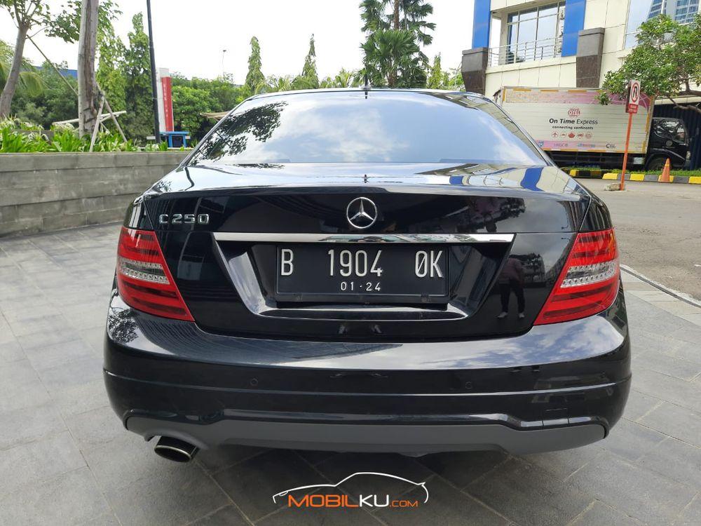 Mobil Mercedes-Benz C-Class 2013
