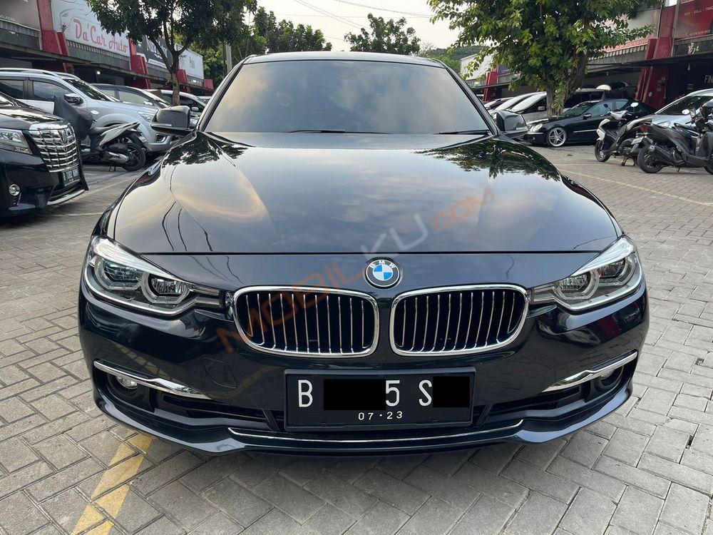 Mobil BMW 3 Series 2018