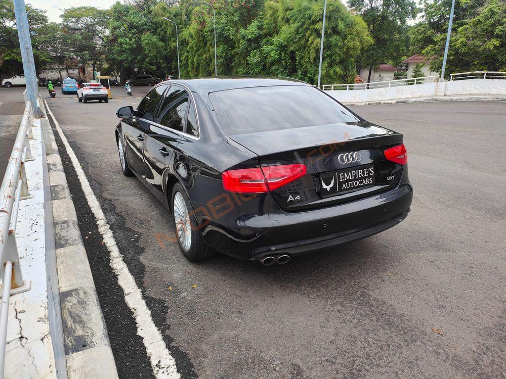 Mobil Audi A4 2014