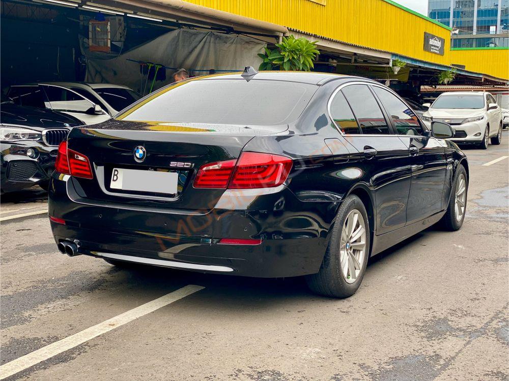 Mobil BMW 5 Series 2013