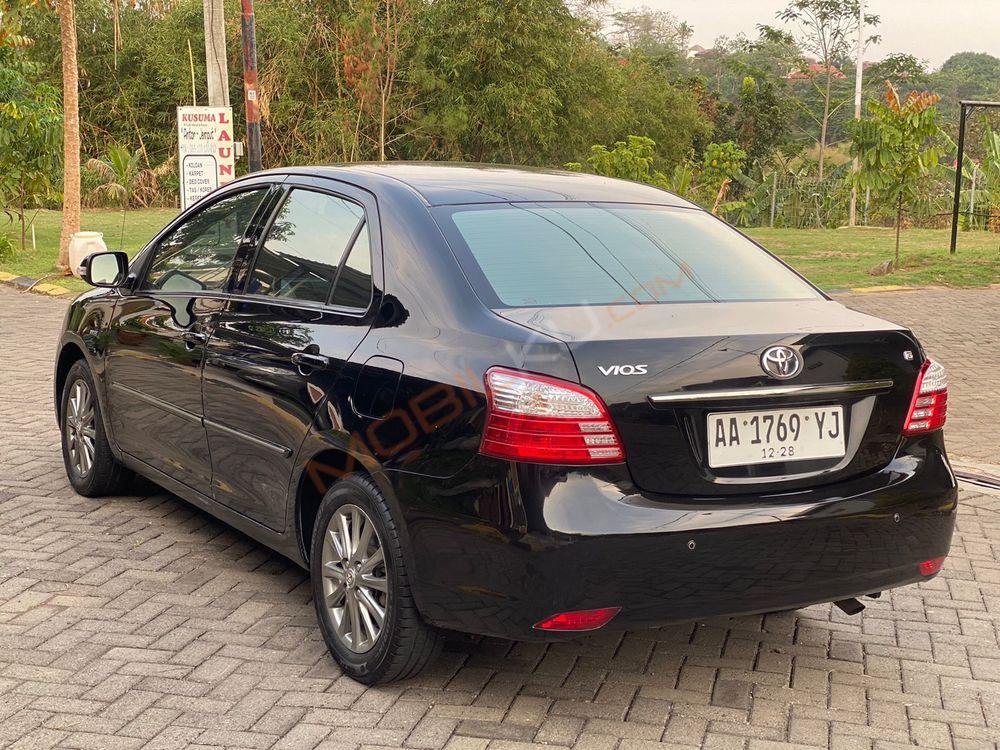 Mobil Toyota Vios 2012
