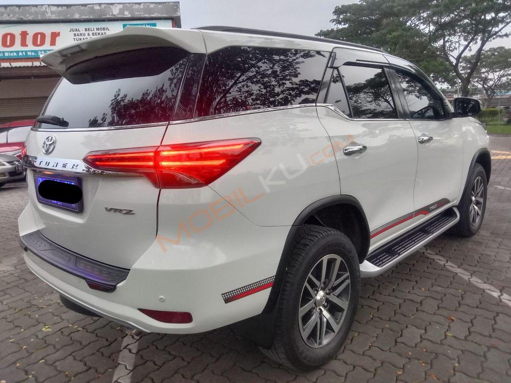 Mobil Toyota Fortuner 2017
