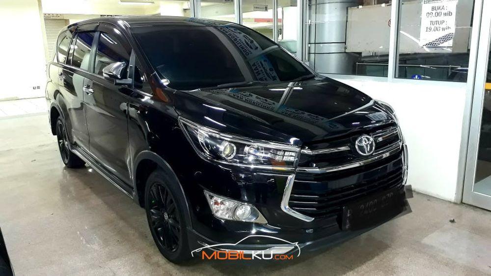 Mobil Toyota Kijang Innova 2017