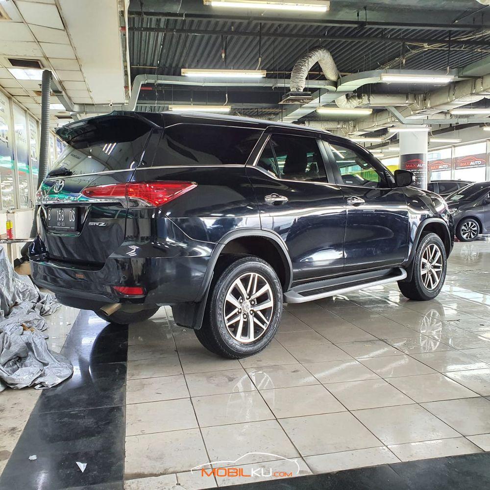 Mobil Toyota Fortuner 2016