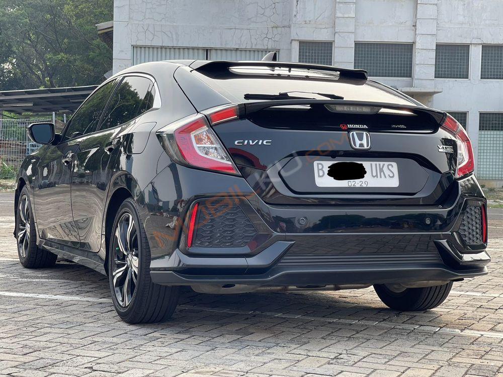 Mobil Honda Civic Hatchback 2018