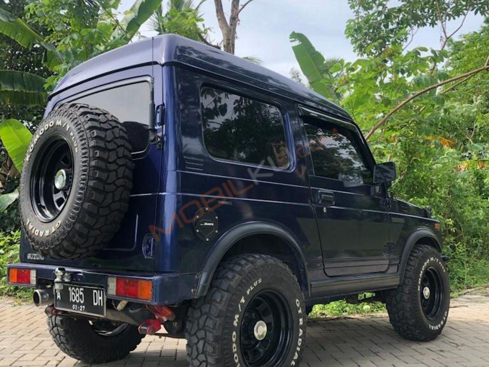 Mobil Suzuki Katana 2000