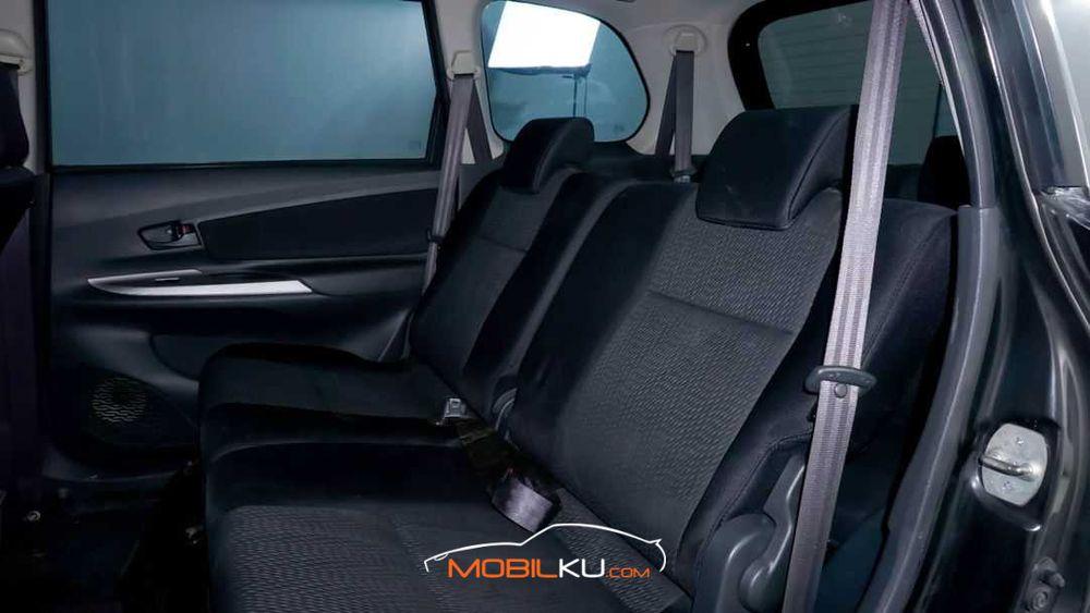 Mobil Toyota Avanza 2015