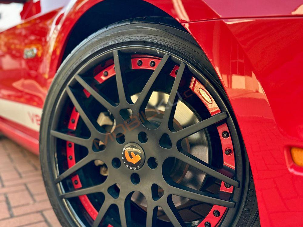 Mobil Ford Mustang 2013