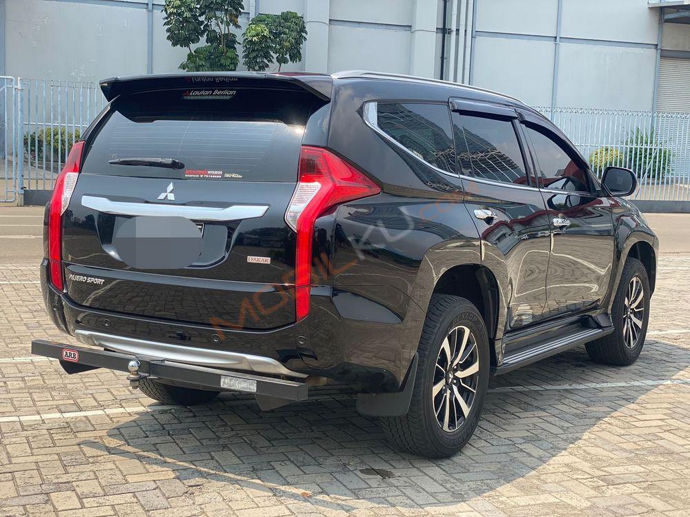 Mobil Mitsubishi Pajero 2018