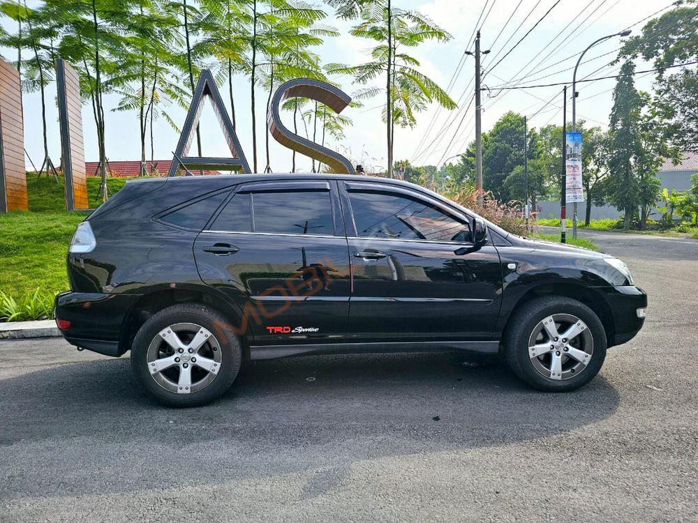 Mobil Toyota Harrier 2003