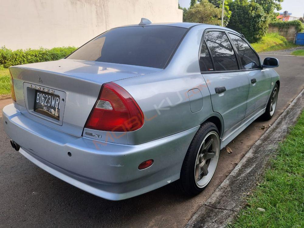 Mobil Mitsubishi Lancer 2002