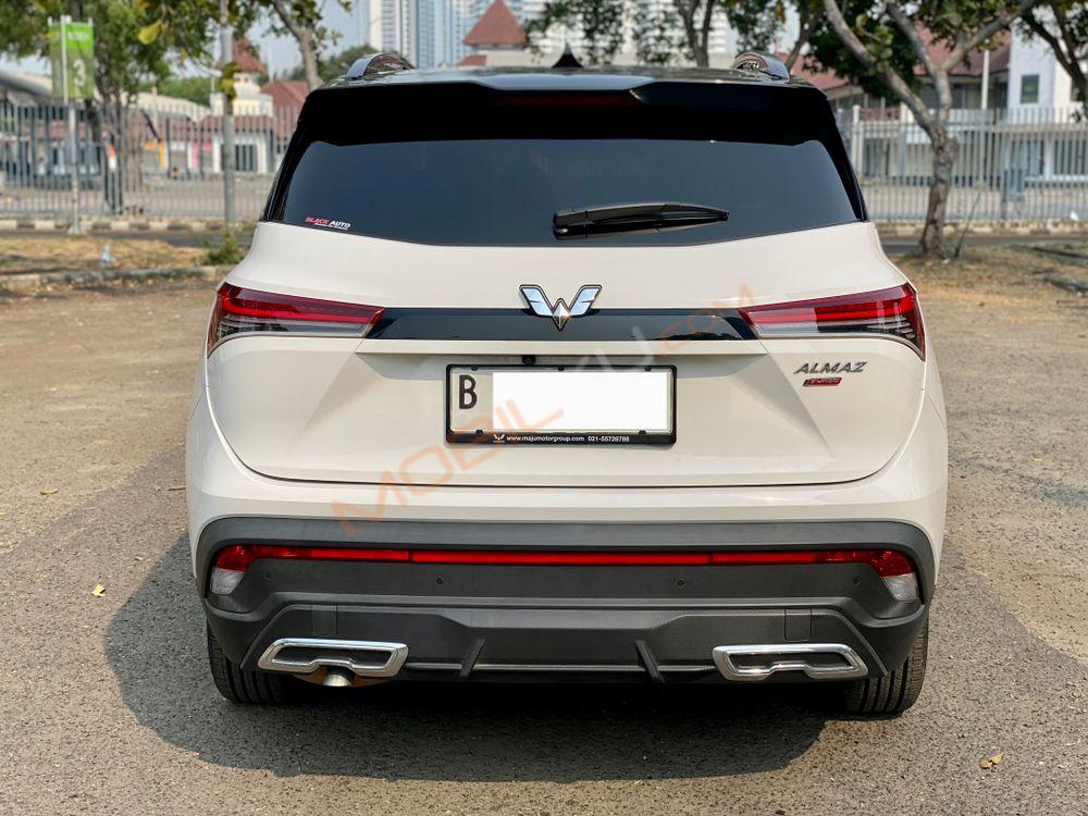 Mobil Wuling Almaz 2022
