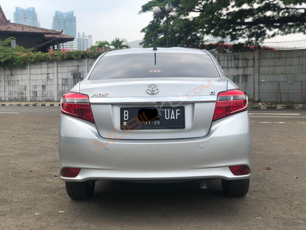 Mobil Toyota Vios 2015