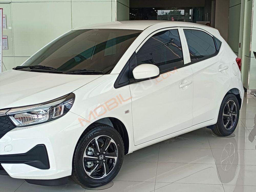 Mobil Honda Brio 2023