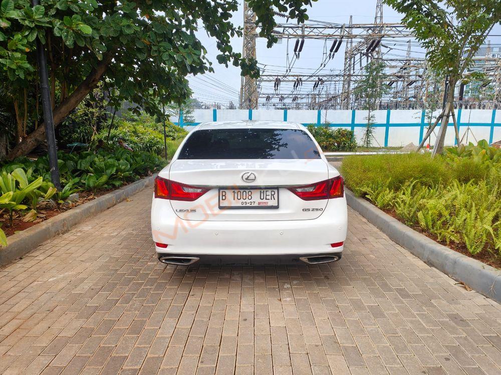 Mobil Lexus GS 2012