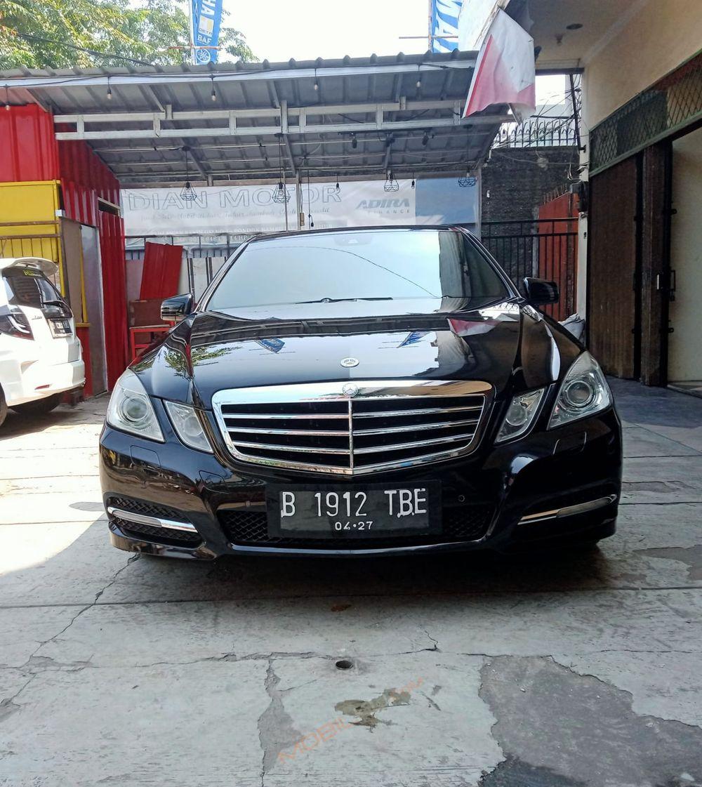 Mobil Mercedes-Benz E-Class 2011