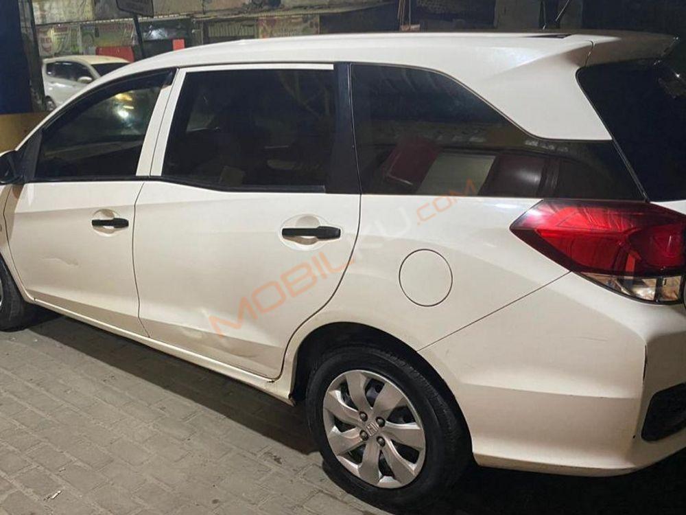 Mobil Honda Mobilio 2016