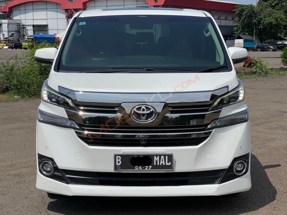 Mobil Toyota Vellfire 2017
