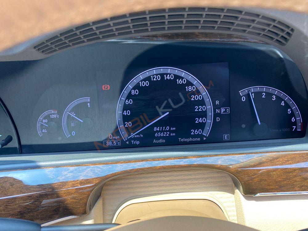 Mobil Mercedes-Benz S-Class 2011