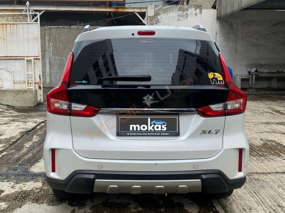 Mobil Suzuki XL7 2020