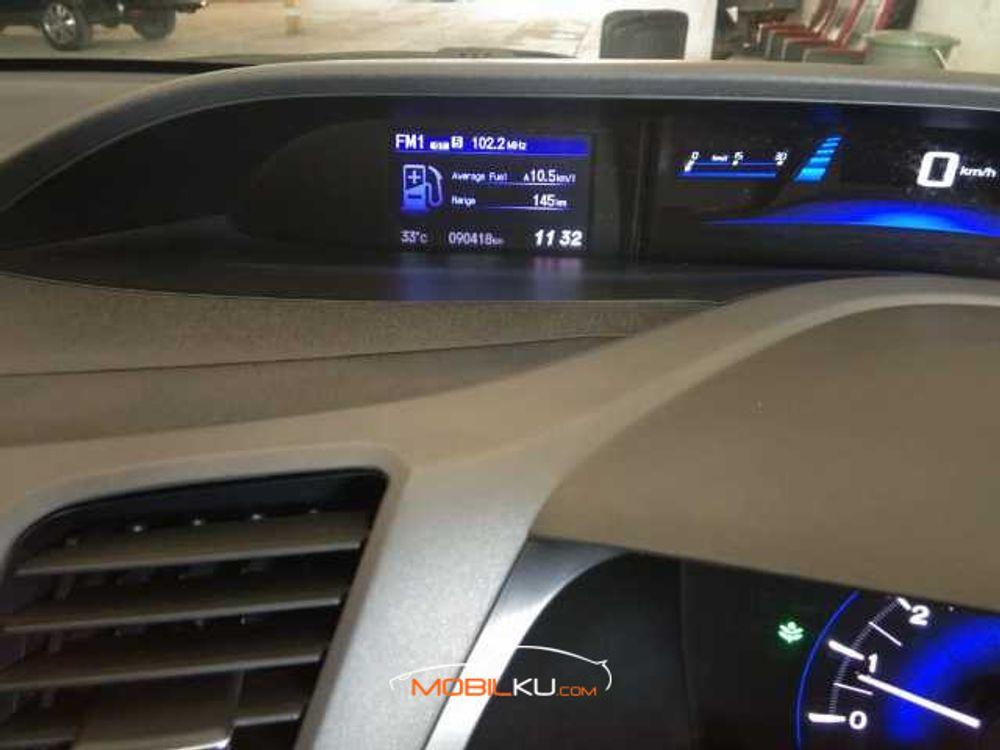 Mobil Honda Civic Sedan 2013
