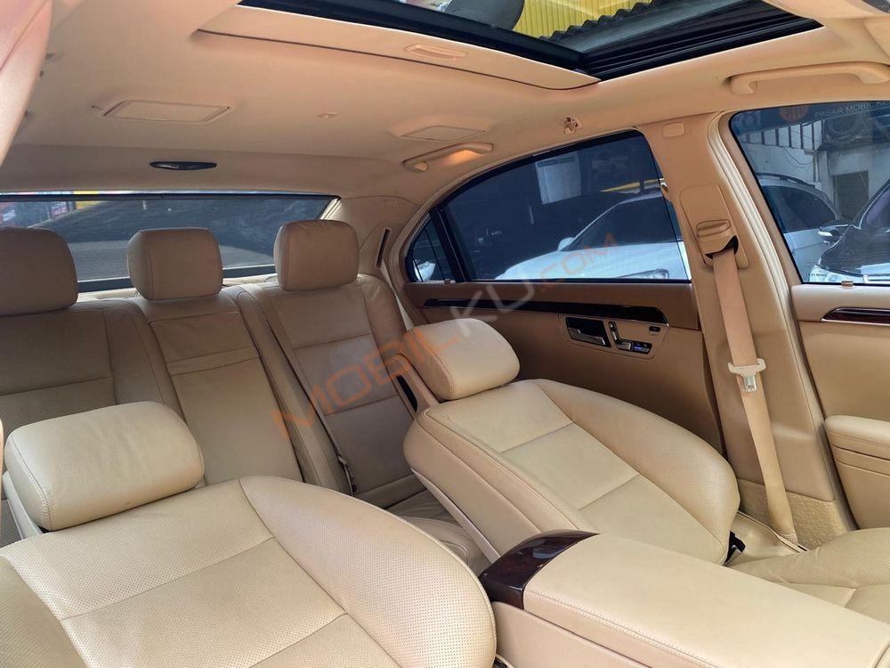 Mobil Mercedes-Benz S-Class 2011