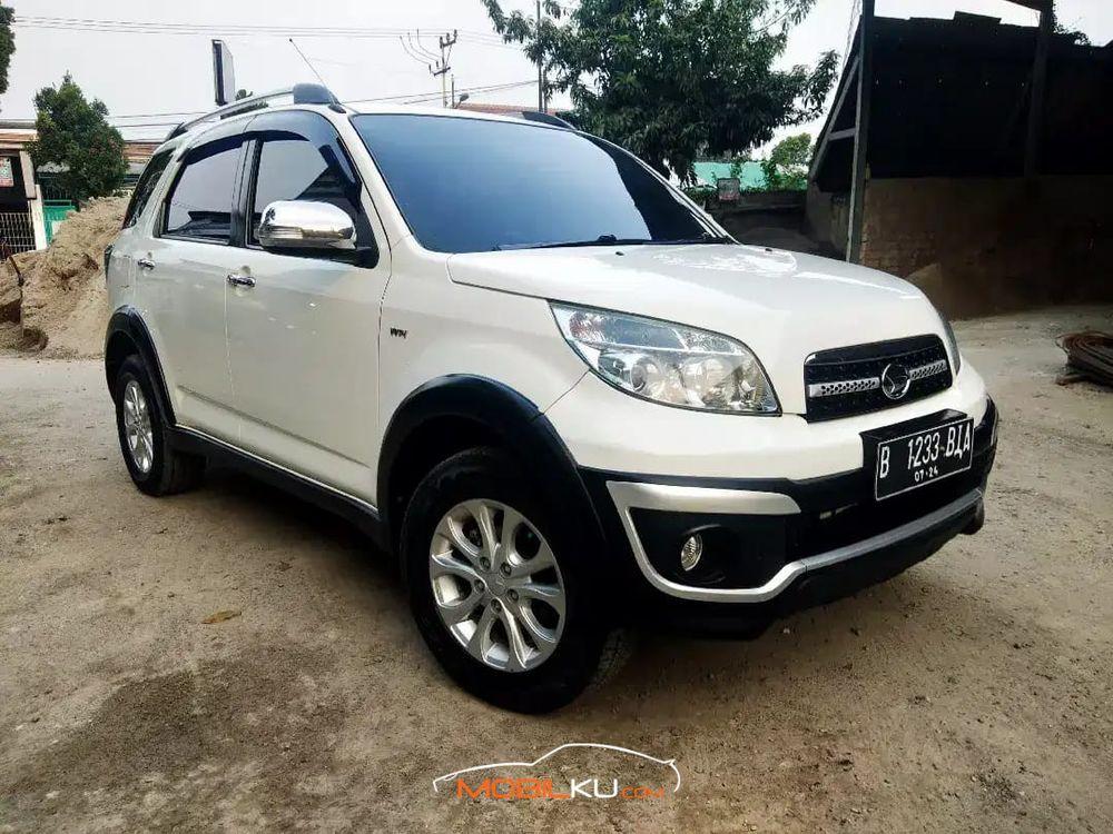 Mobil Suzuki SX4 2011