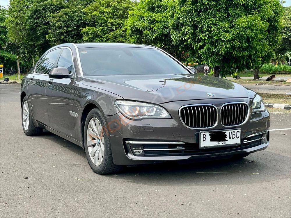 Mobil BMW 7 Series 2013