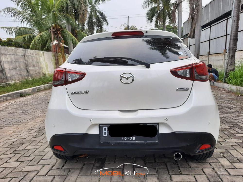Mobil Mazda 2 Hatchback 2016