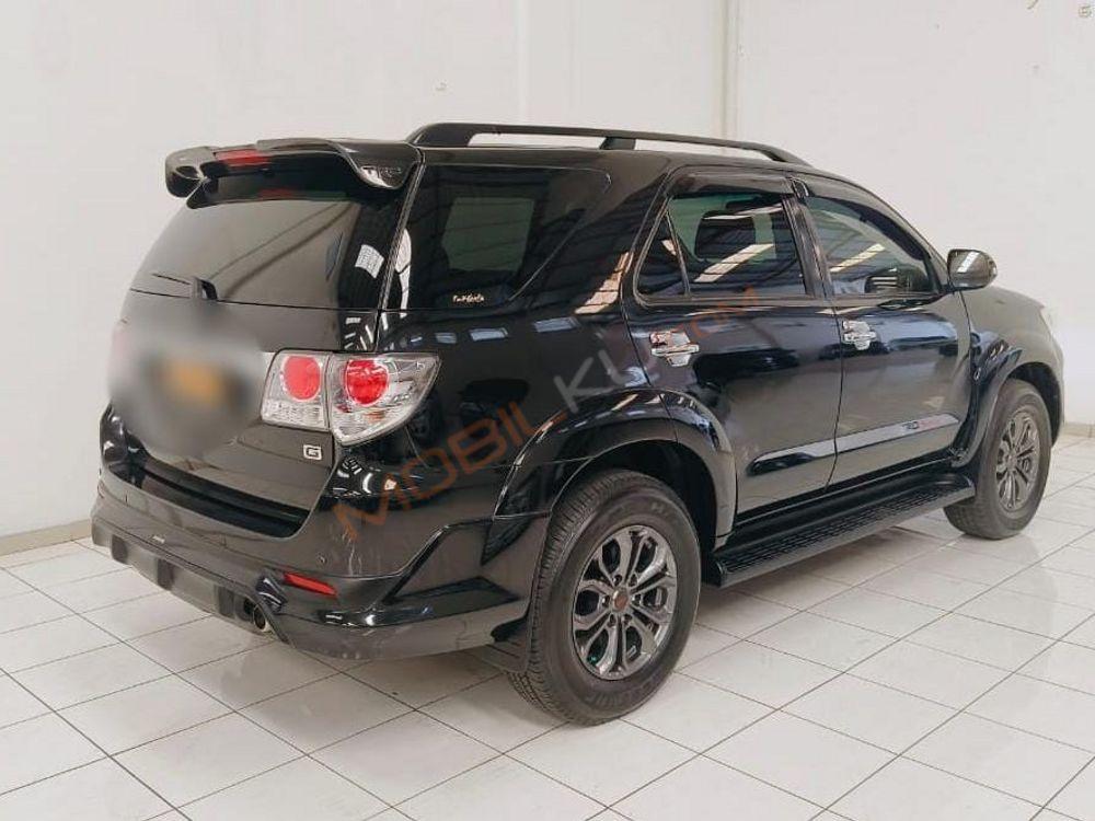 Mobil Toyota Fortuner 2014