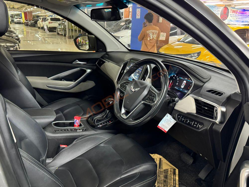 Mobil Wuling Almaz 2021