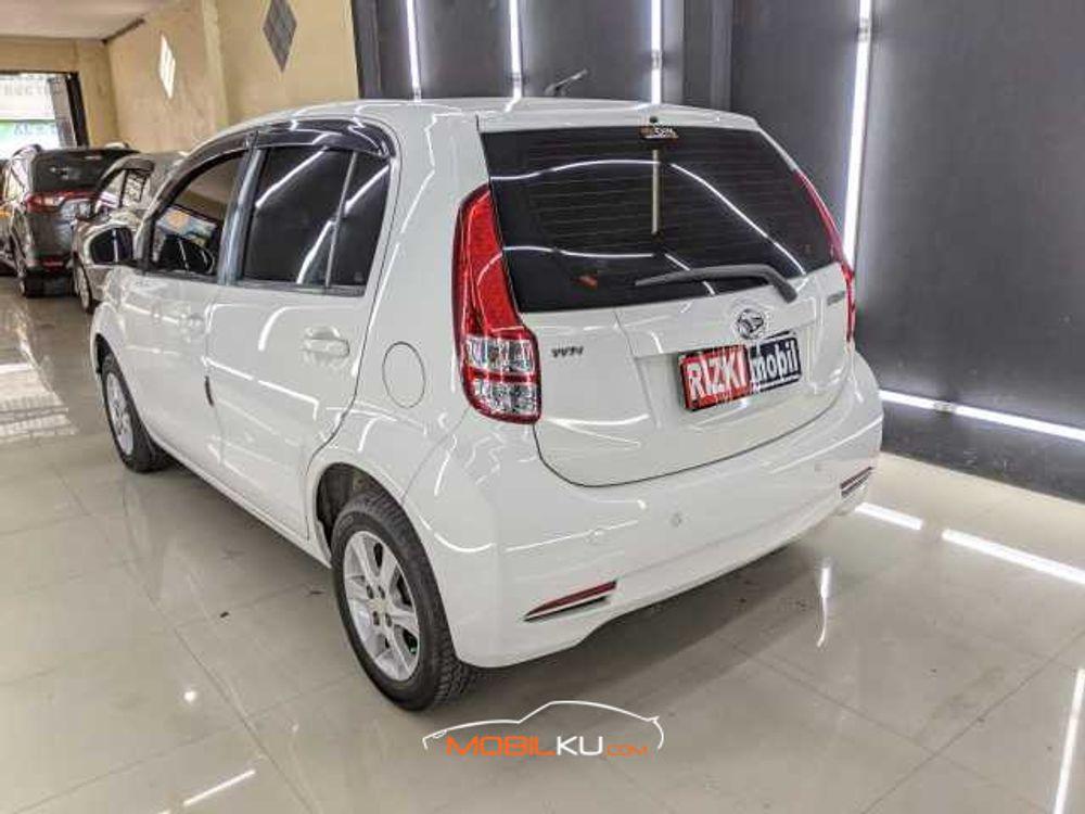 Mobil Daihatsu Sirion 2013