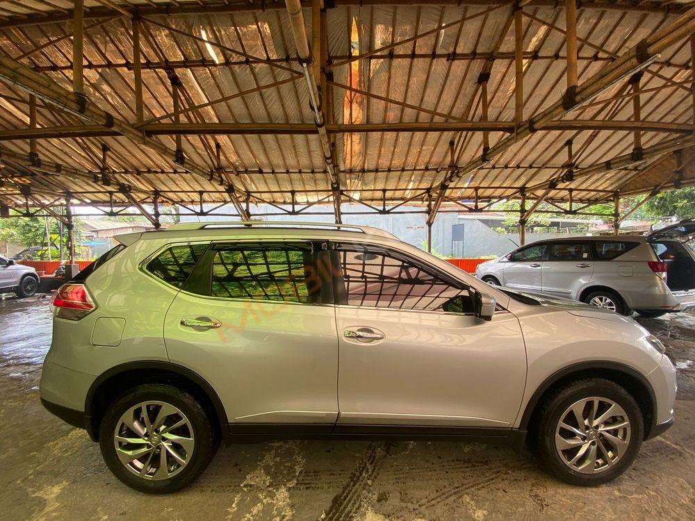 Mobil Nissan X-Trail 2015
