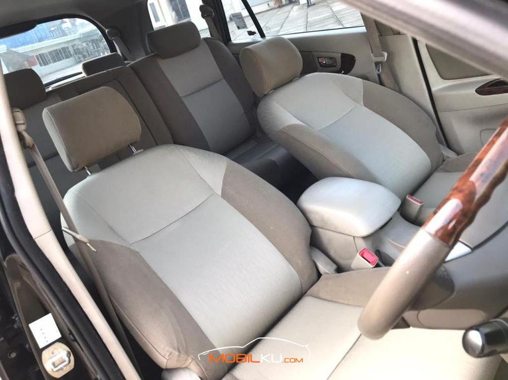Mobil Toyota Kijang Innova 2015