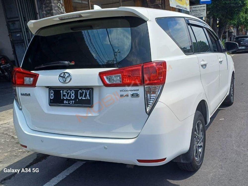 Mobil Toyota Kijang Innova 2022