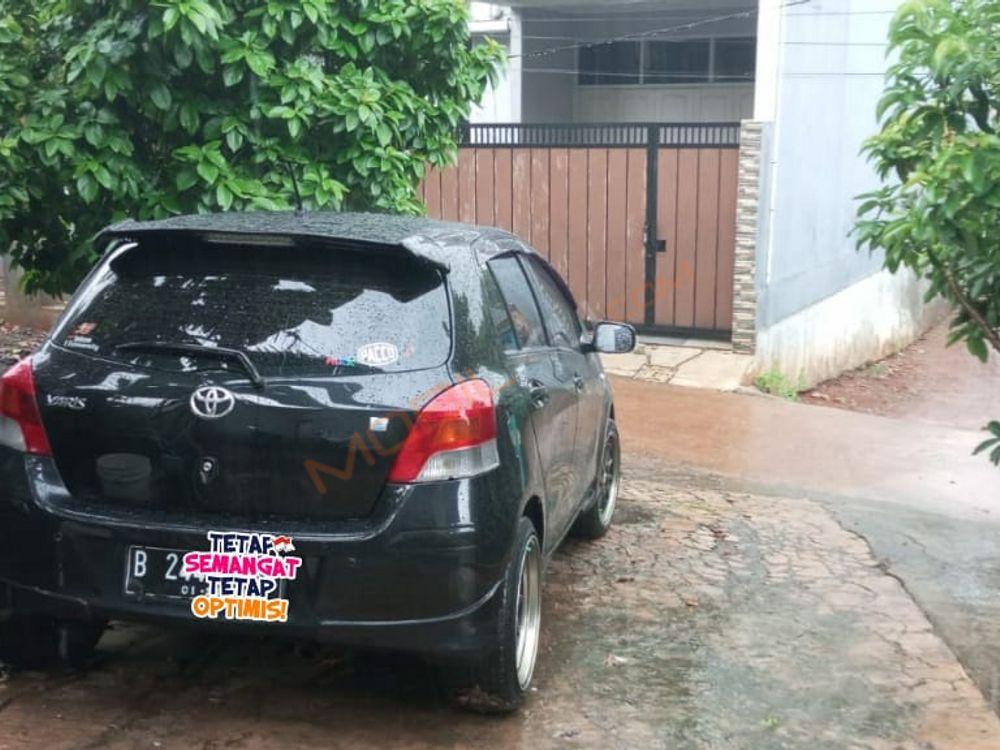 Mobil Toyota Yaris 2010