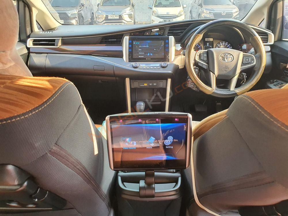 Mobil Toyota Kijang Innova 2018