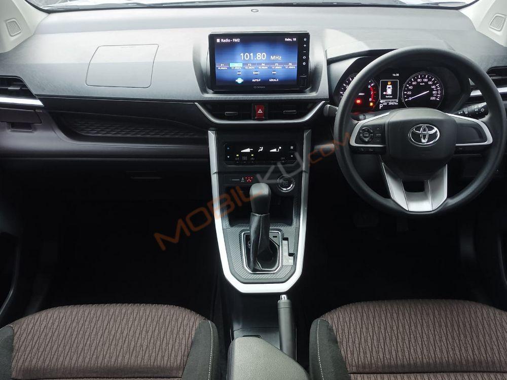 Mobil Toyota Avanza 2021