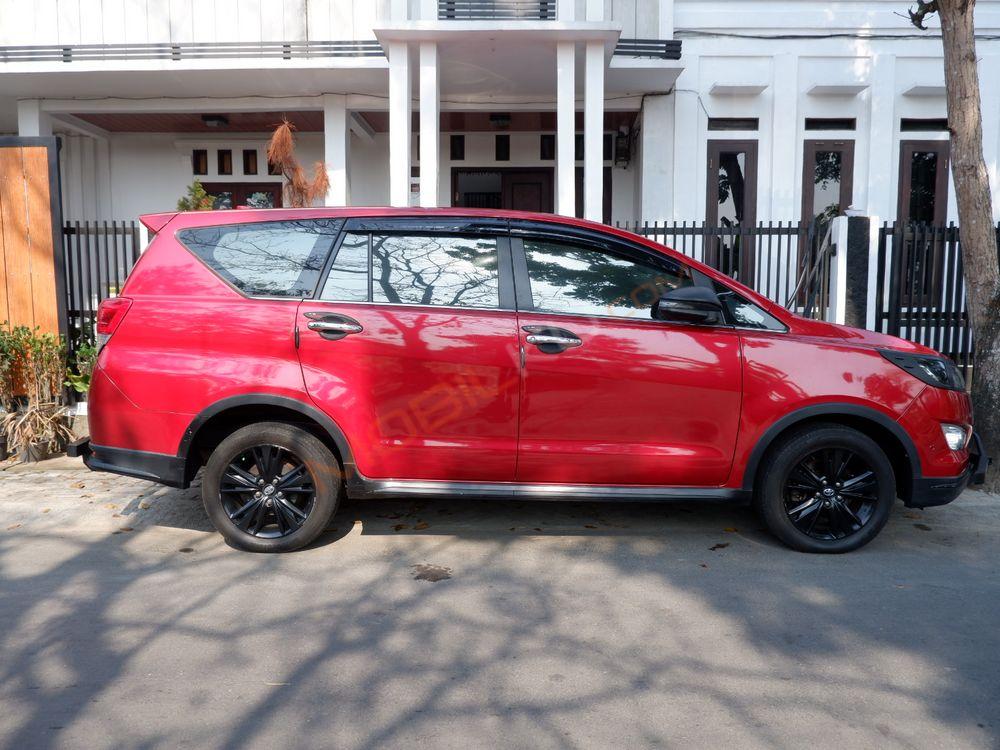 Mobil Toyota Kijang Innova 2018