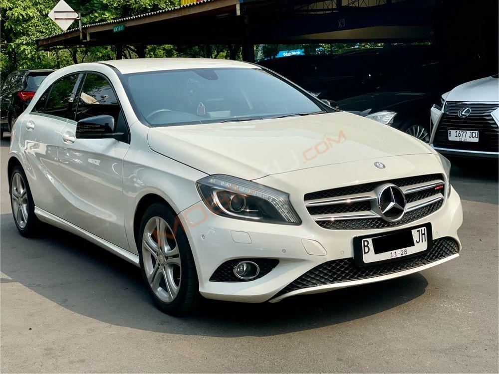 Mobil Mercedes-Benz A-Class 2013