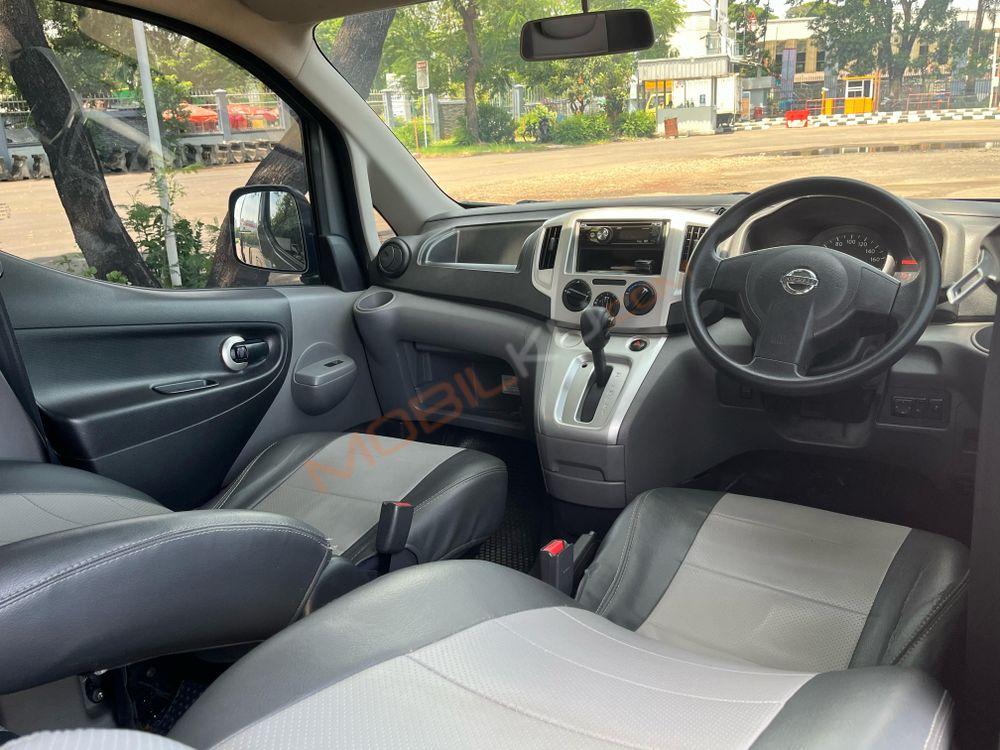 Mobil Nissan Evalia 2012