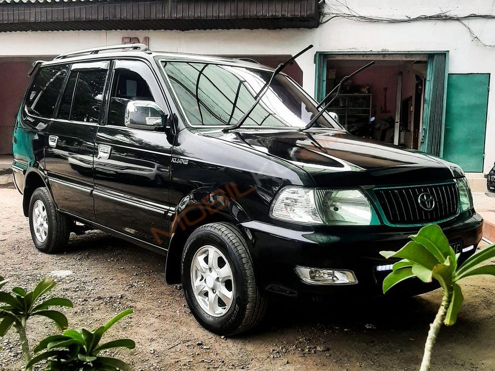 Mobil Toyota Kijang 2004
