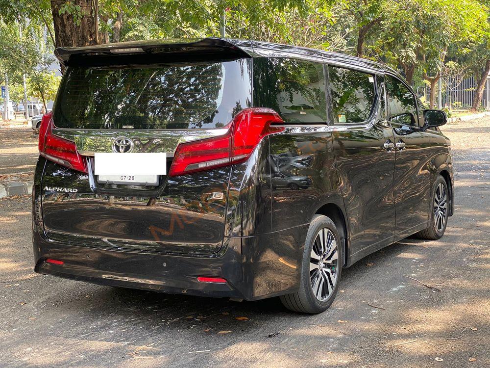 Mobil Toyota Alphard 2018