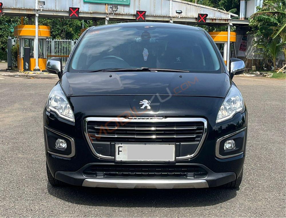 Mobil Peugeot 5008 2016