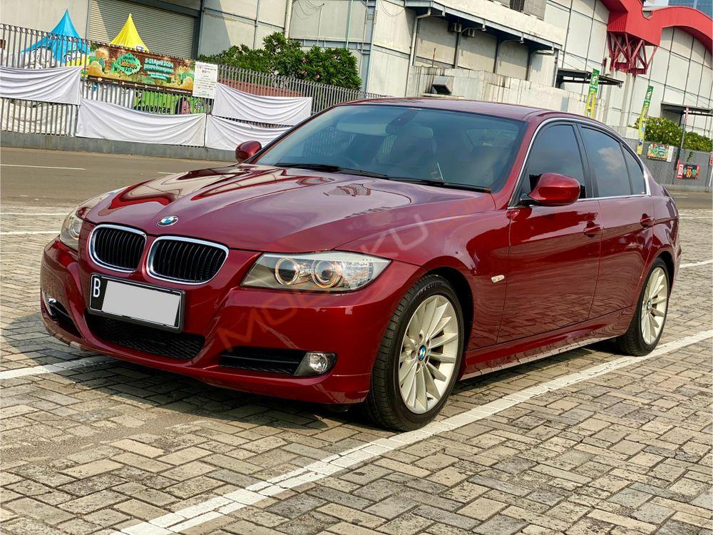 Mobil BMW 3 Series 2011