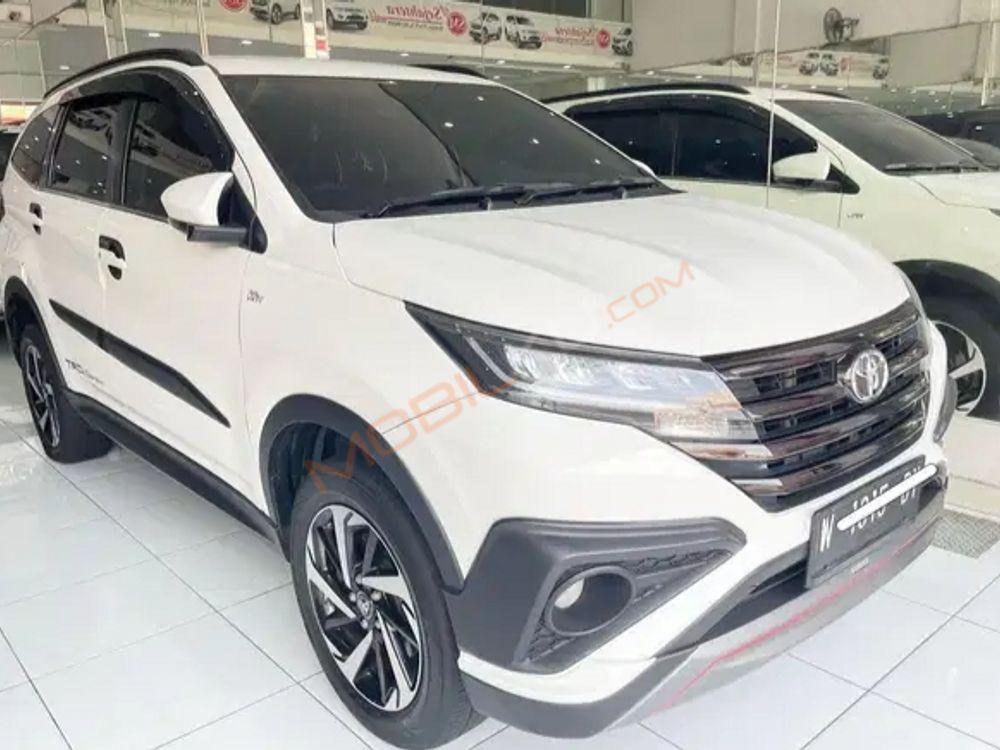 Mobil Toyota Rush 2018